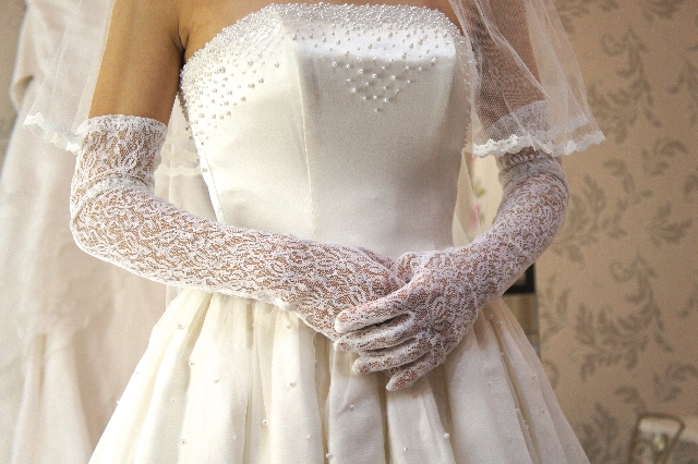 セール商品 ウェディンググローブ ロング ブライダル レース ドレス 結婚式 サテン 手袋